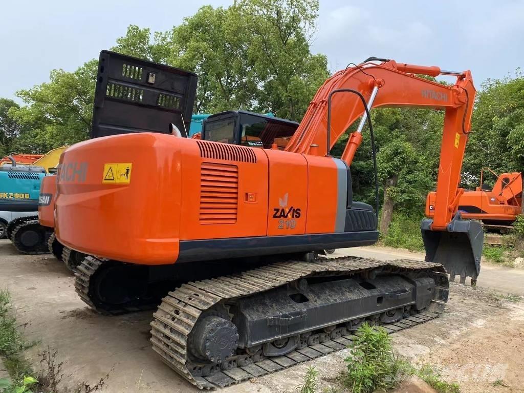 Hitachi ZX 210 Gravemaskiner på larvebånd