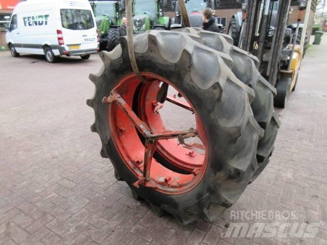 Goodyear 13.6/36 Hjul, Dæk og Fælge