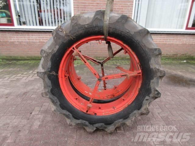 Goodyear 13.6/36 Hjul, Dæk og Fælge