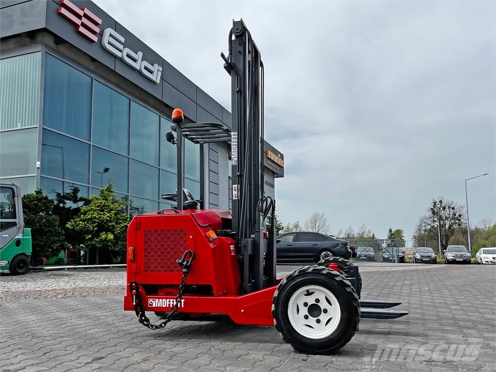 Moffett M3 20.4 Medbringertruck