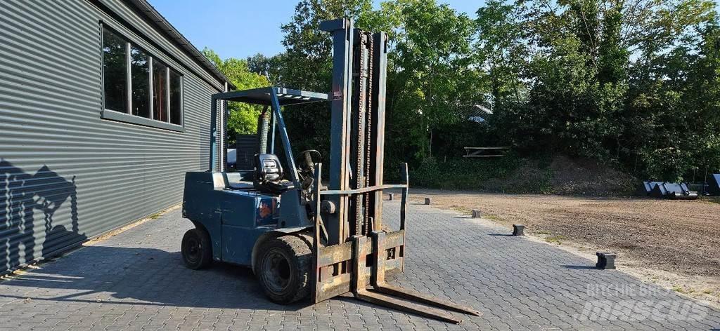 Clark 3 ton diesel Gaffeltrucks - andre