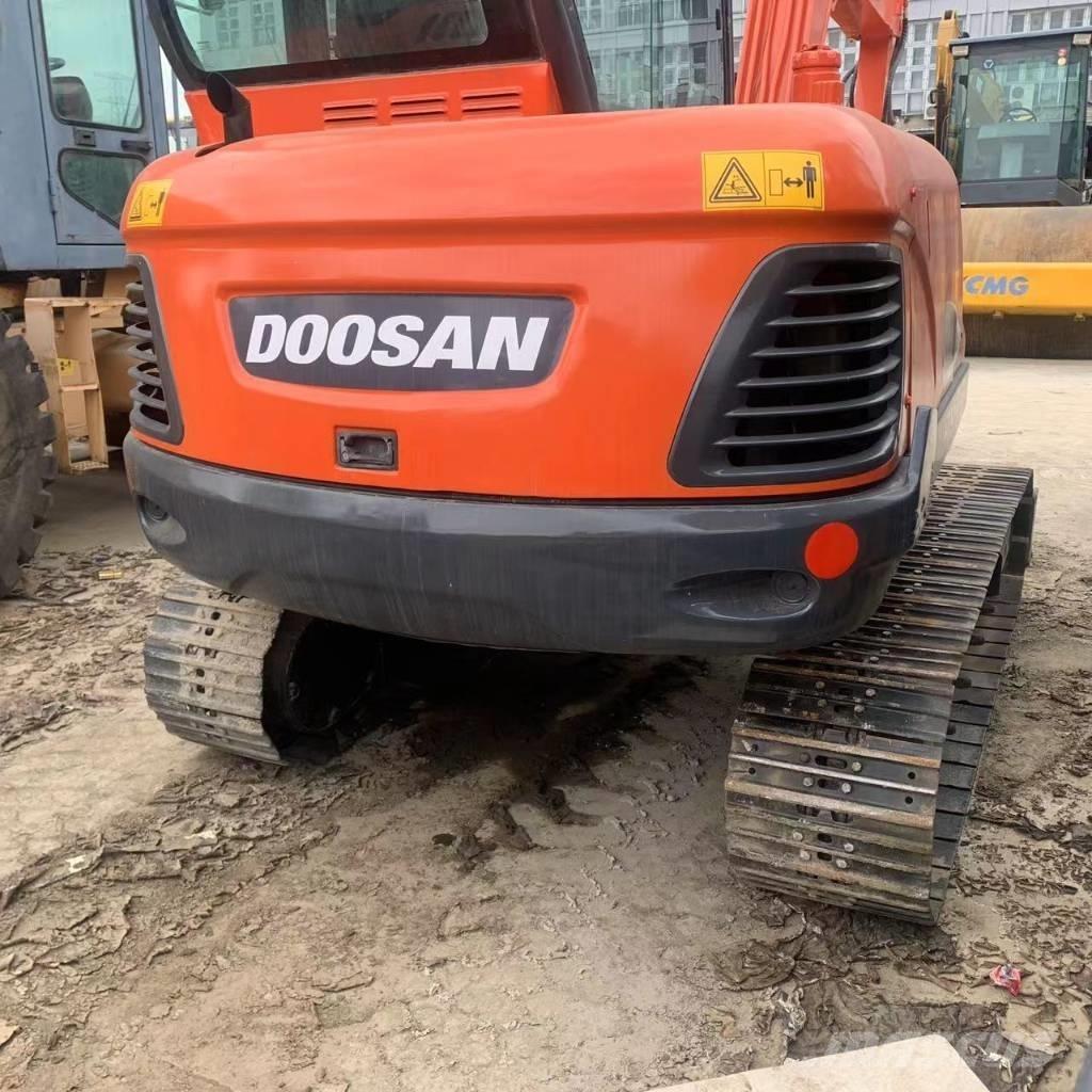Doosan DX60 Midi-gravemaskiner 7t - 12t