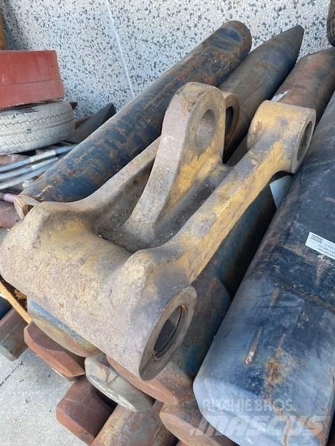 CAT 215 Booms og dippers