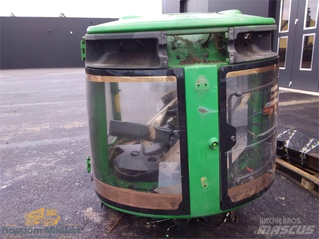 John Deere 1910e Kabiner og interiør