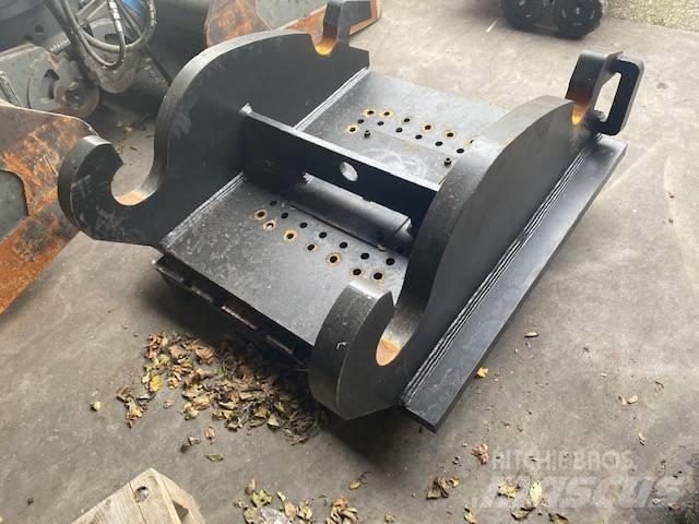 CAT CW70 kopplaat Gribere