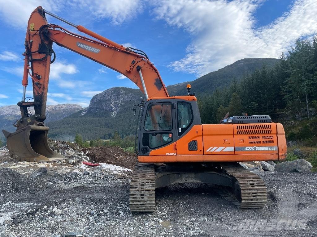 Doosan DX 255 LC-3 Gravemaskiner på larvebånd