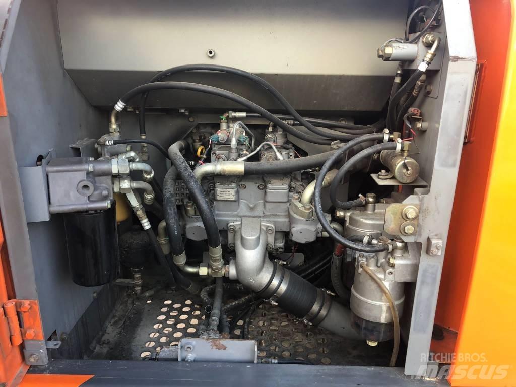 Hitachi ZX 210 LC-3 Gravemaskiner på larvebånd