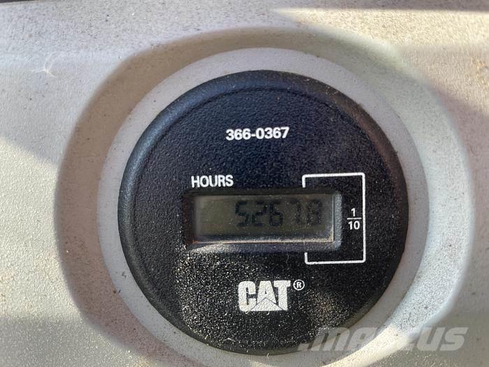 CAT 320FL Gravemaskiner på larvebånd