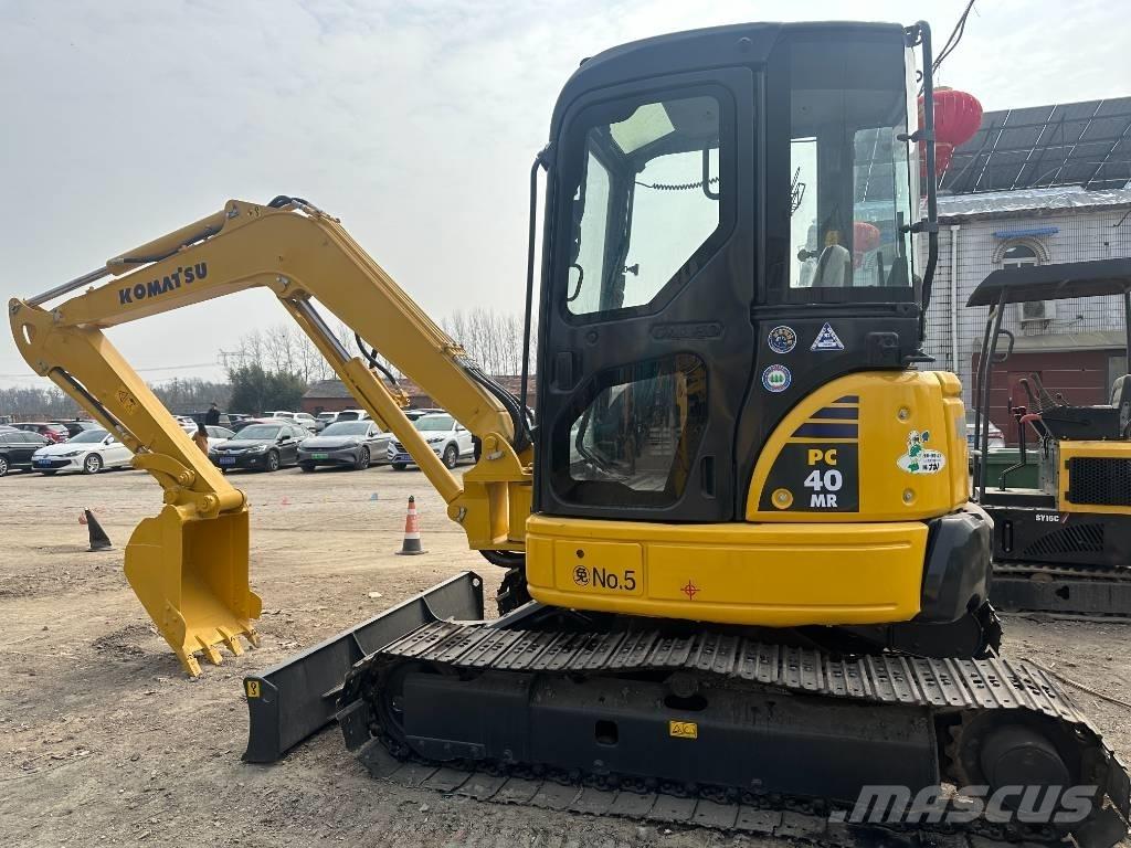 Komatsu 40 MR Gravemaskiner på larvebånd