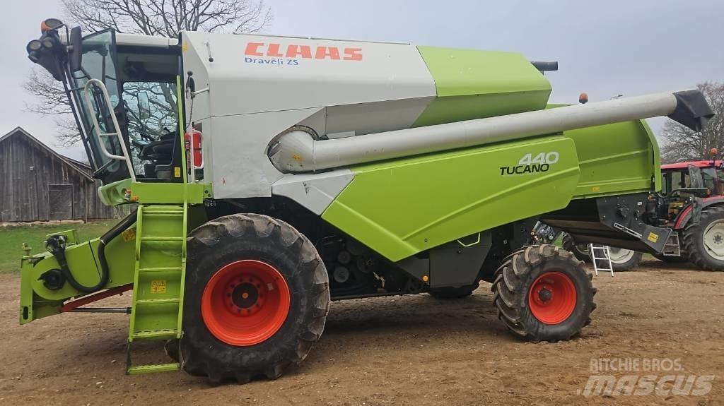 CLAAS Tucano 440 Mejetærskere