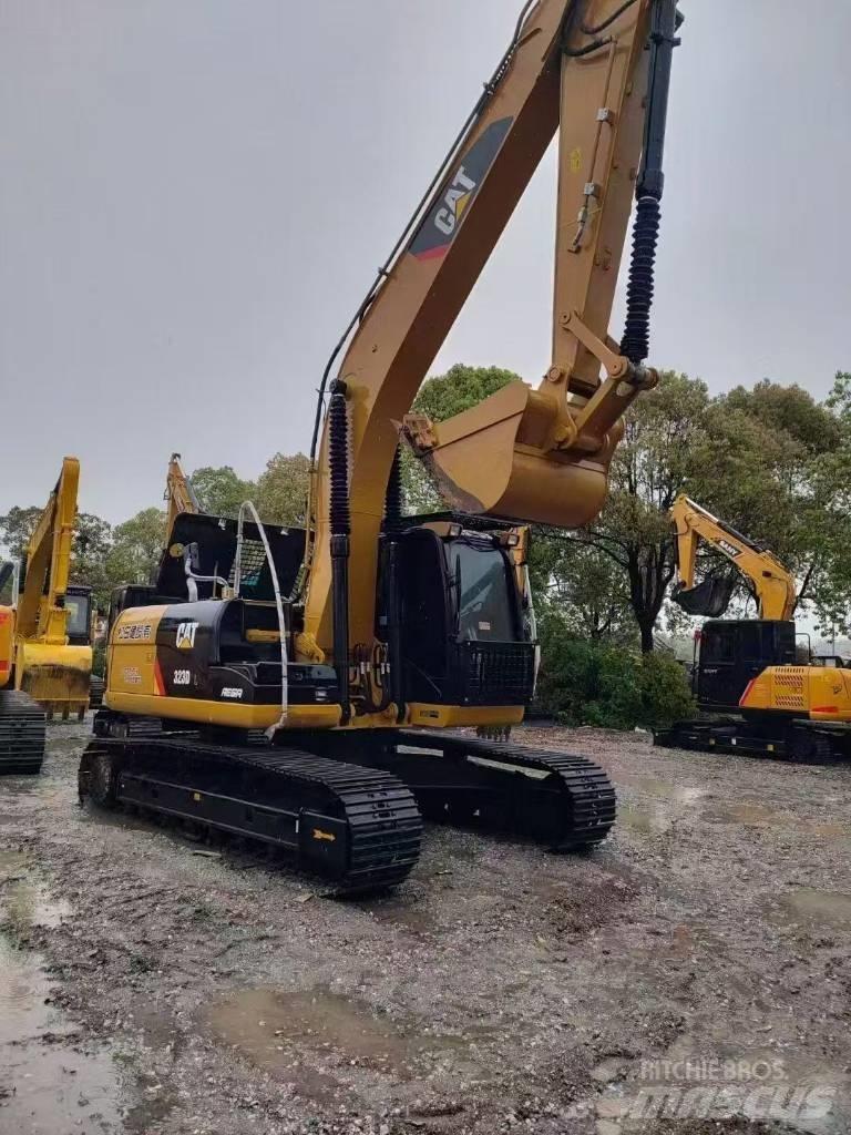 CAT 323D2 Gravemaskiner på larvebånd