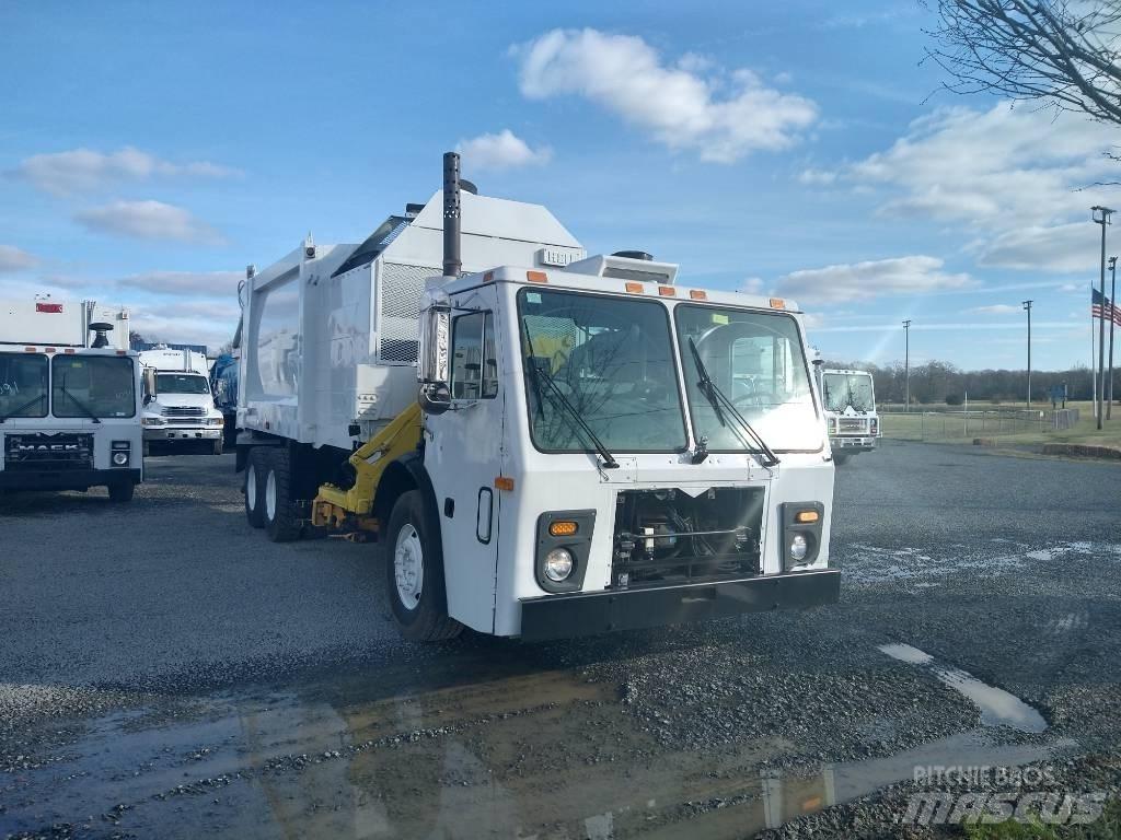 Mack LEU613 Renovationslastbiler