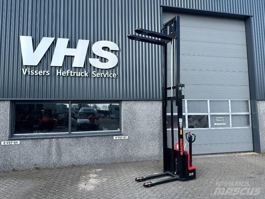 Manitou ES 112 Easy Gaffelstabler med gående fører