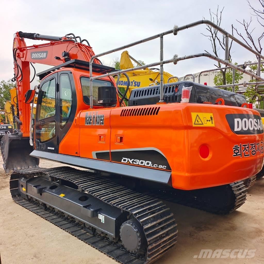 Doosan DX 225 LC Gravemaskiner på larvebånd