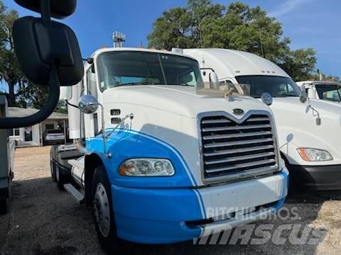 Mack CXN613 Trækkere