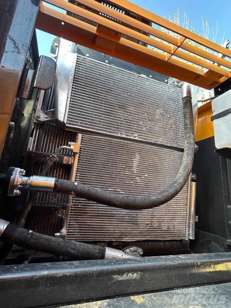 Hyundai 220LC-9S Gravemaskiner på larvebånd