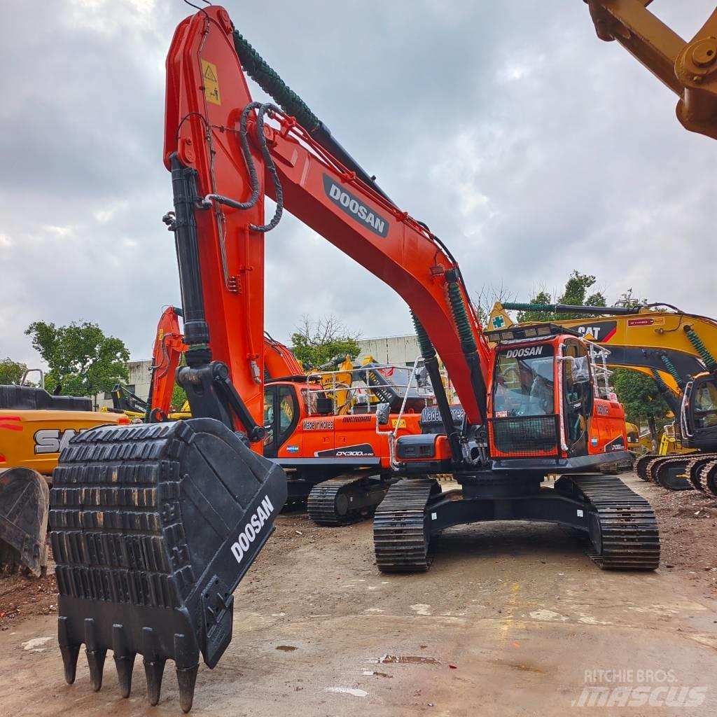 Doosan DX 300 LC Gravemaskiner på larvebånd