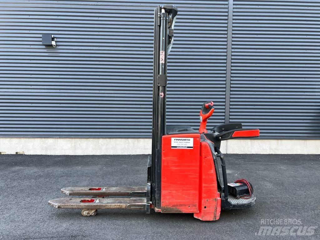 Linde L16AP Selvkørende stablere