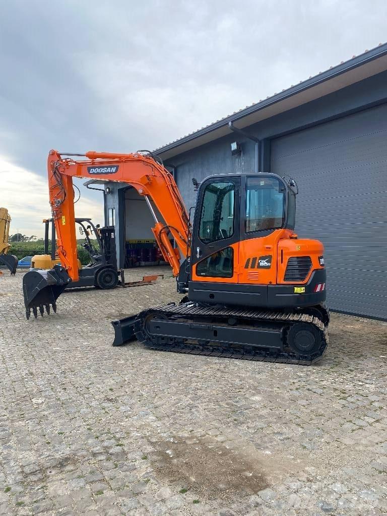 Doosan DX 85 R-3 Midi-gravemaskiner 7t - 12t