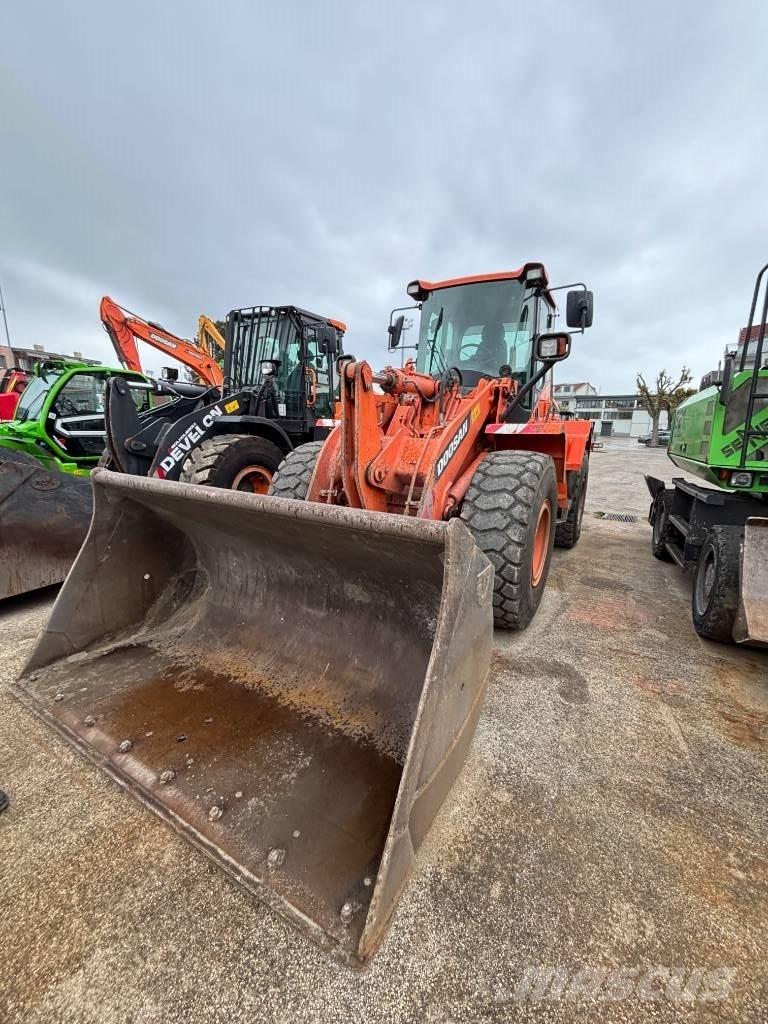 Doosan DL 250 Læssemaskiner på hjul
