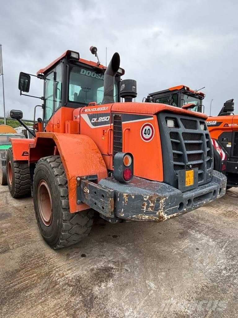 Doosan DL 250 Læssemaskiner på hjul