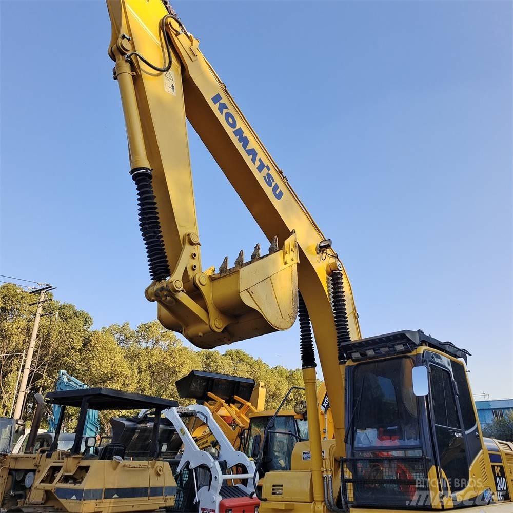 Komatsu PC 240 Gravemaskiner på larvebånd