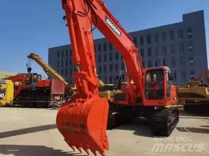 Doosan DX225LC Gravemaskiner på larvebånd