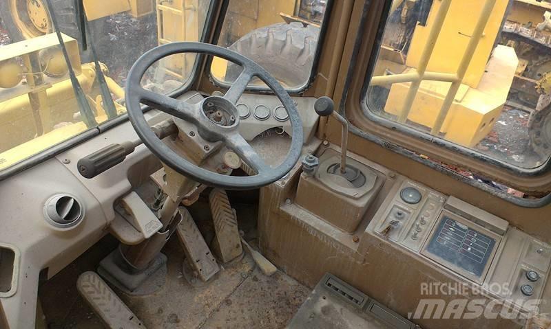 CAT 815 B Jordvibrationstromler