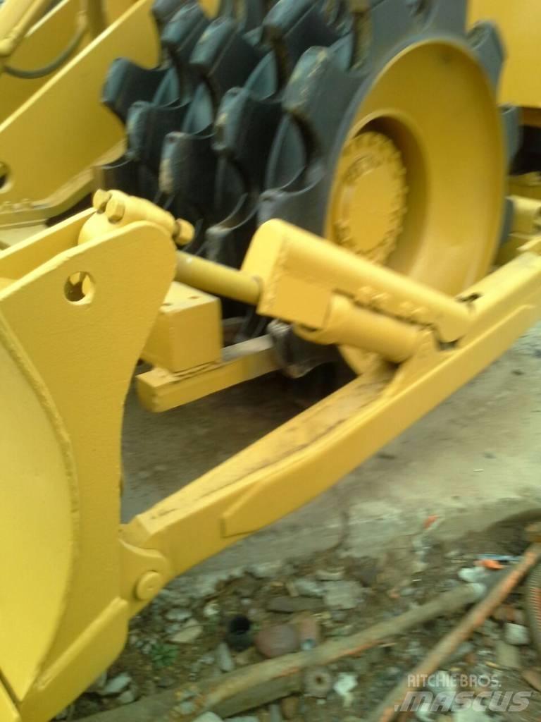 CAT 815 B Jordvibrationstromler