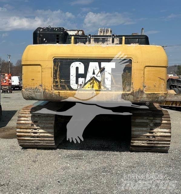 CAT 330D Gravemaskiner på larvebånd