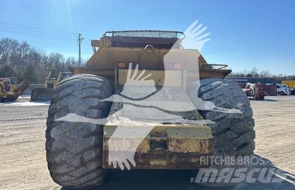 CAT 615C II Skrabere