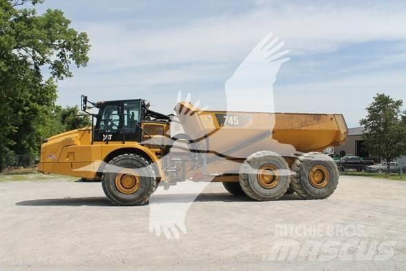 CAT 745 Terrængående lastbiler