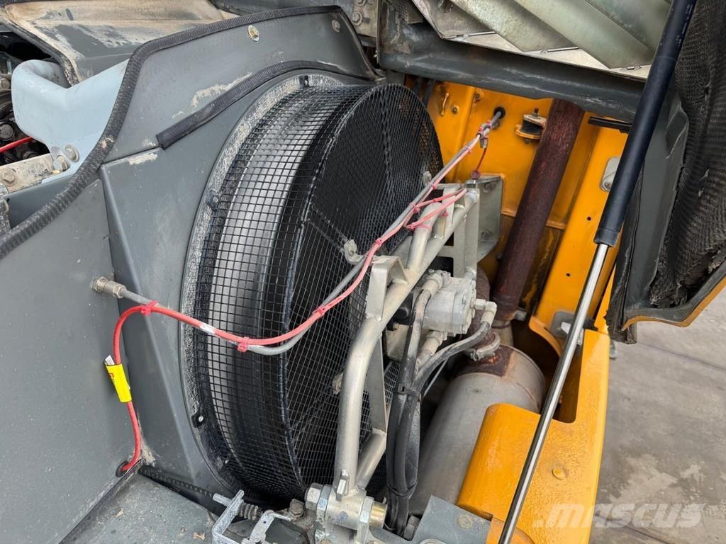 Liebherr A 316 Materialehåndteringsmaskiner