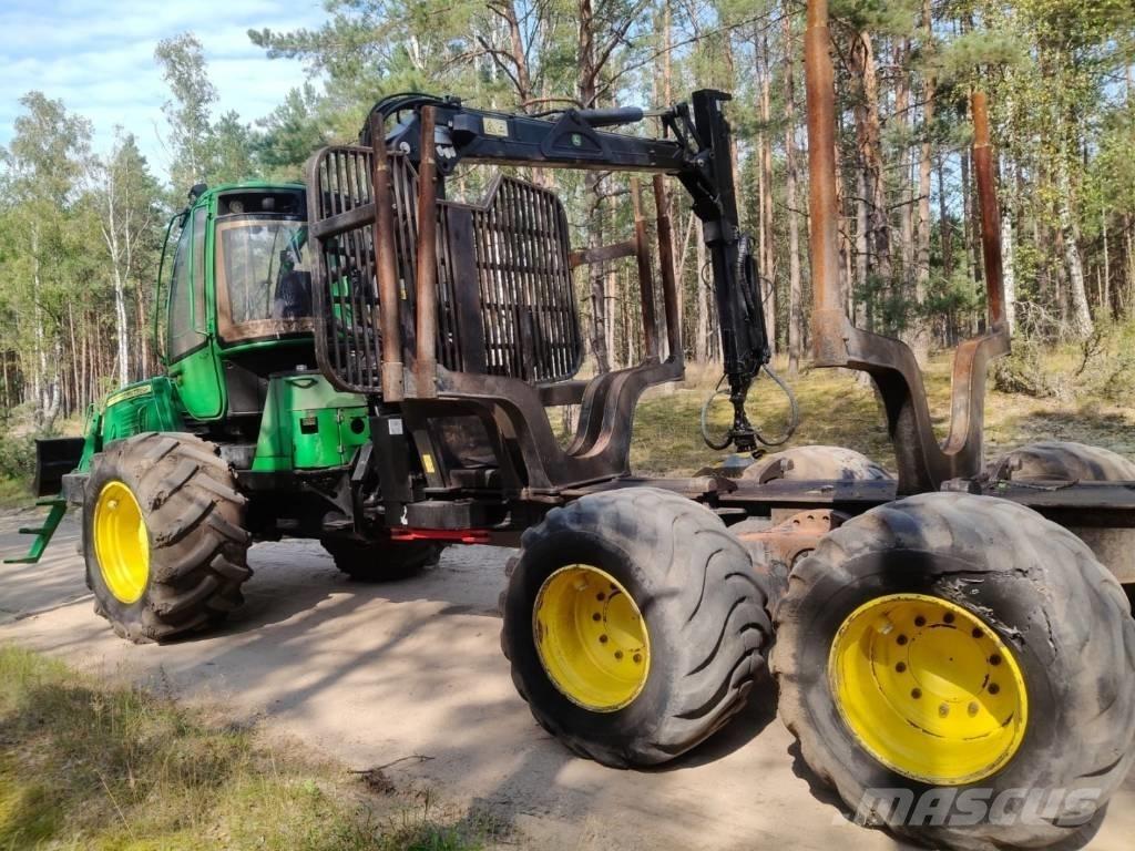John Deere 1010 E Udkørselsmaskiner