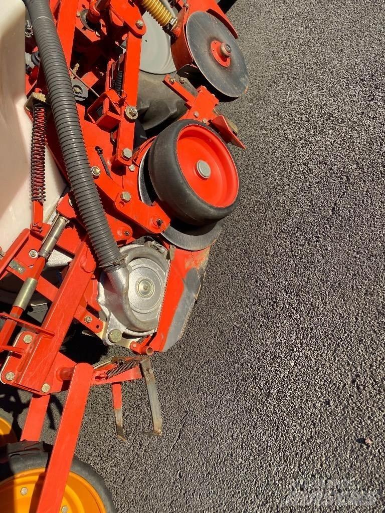 Kuhn Planter 2 Enkornssåmaskiner
