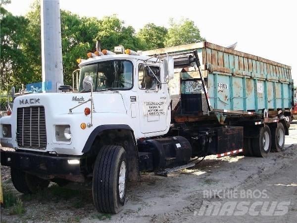 Mack RD 686 S Renovationslastbiler