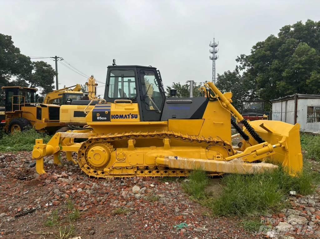 Komatsu D 85 E-12 Bulldozer på larvebånd