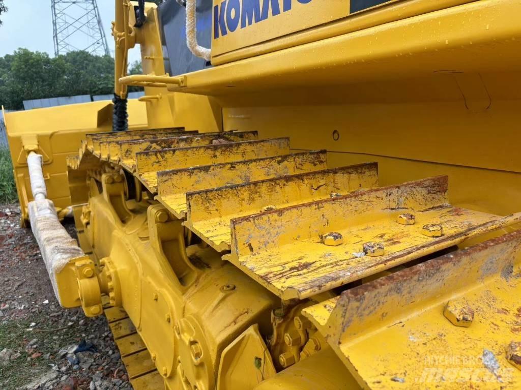 Komatsu D 85 E-12 Bulldozer på larvebånd