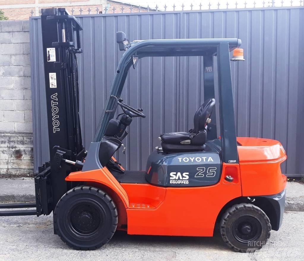 Toyota 02 7 FDF 25 Diesel gaffeltrucks