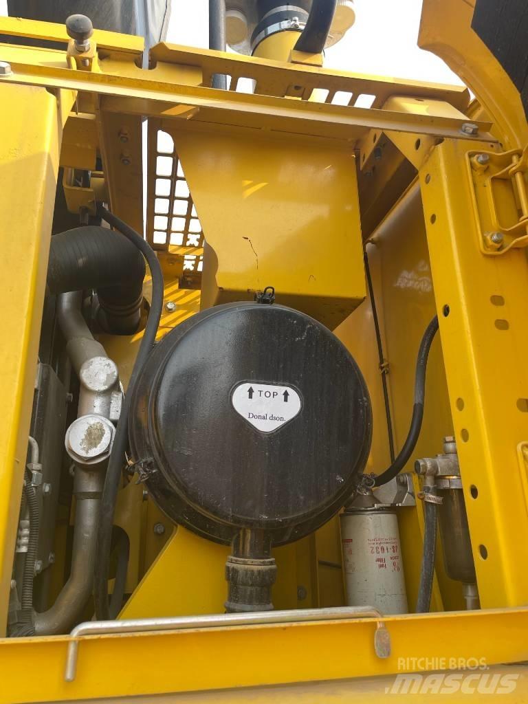 Komatsu 350 Gravemaskiner på larvebånd