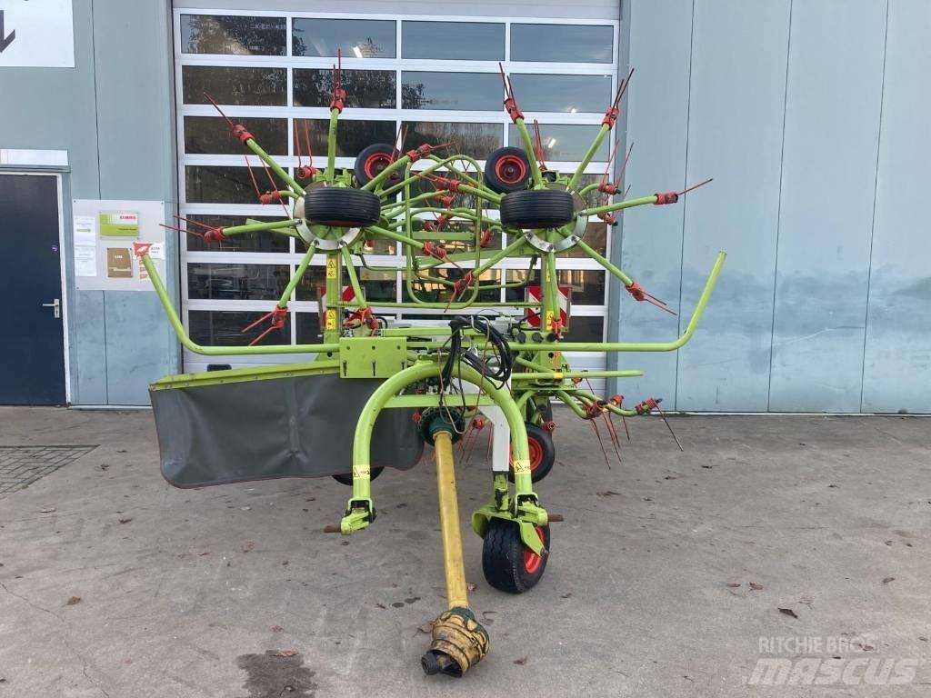 CLAAS Volto 1050 T River og høvendere