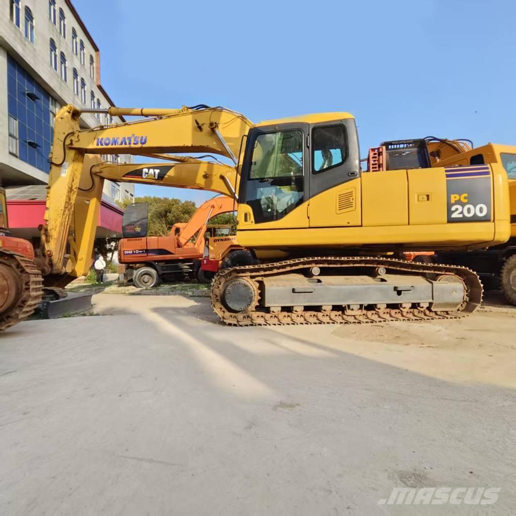 Komatsu PC 200-7 Gravemaskiner på larvebånd