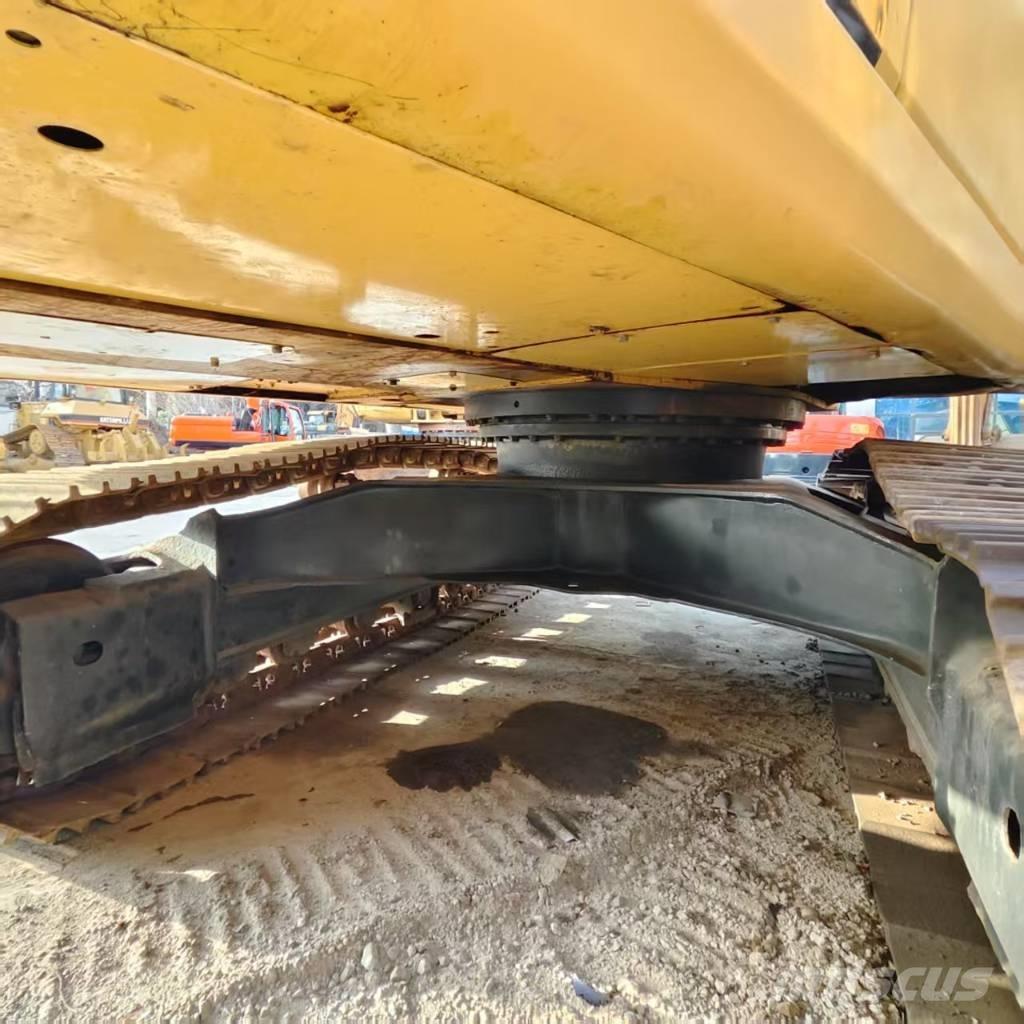 Komatsu PC 200-7 Gravemaskiner på larvebånd