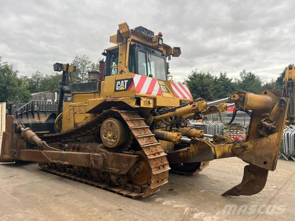 CAT D 9 T Bulldozer på larvebånd