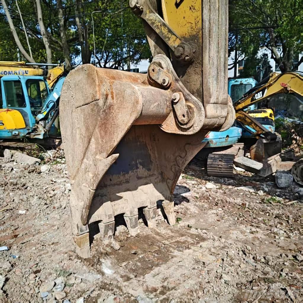 CAT 330 D Gravemaskiner på larvebånd
