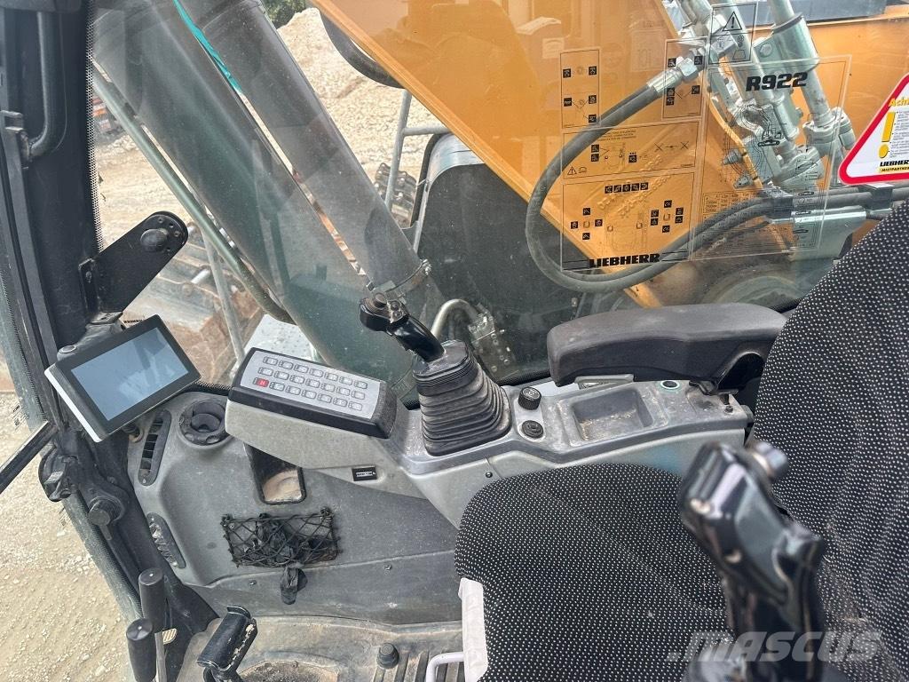 Liebherr R 922 Gravemaskiner på larvebånd