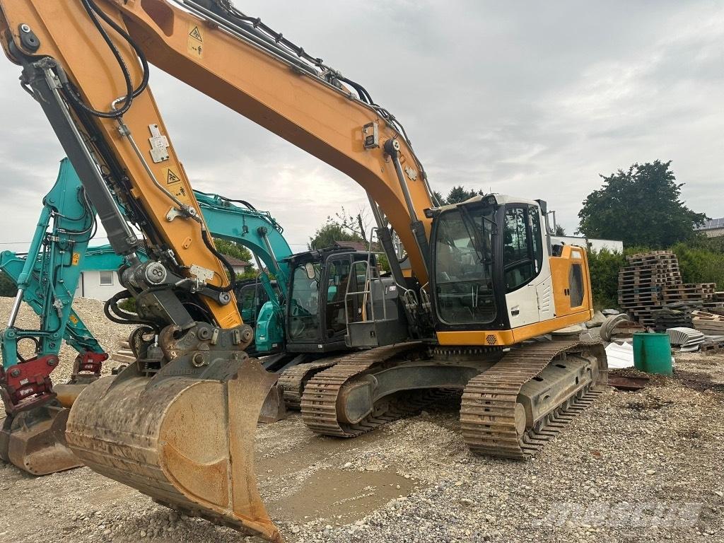 Liebherr R 922 Gravemaskiner på larvebånd