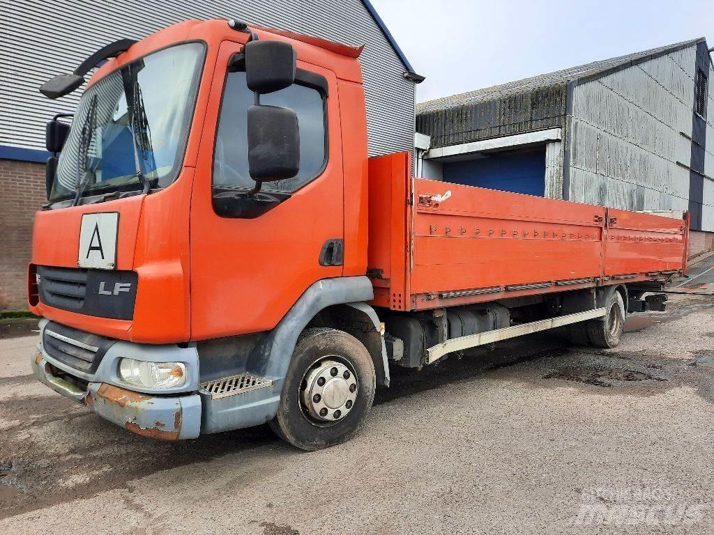 DAF LF45.220 Lastbil med lad/Flatbed