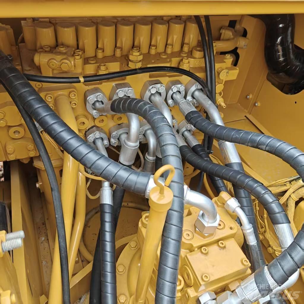 CAT 320 Gravemaskiner på larvebånd