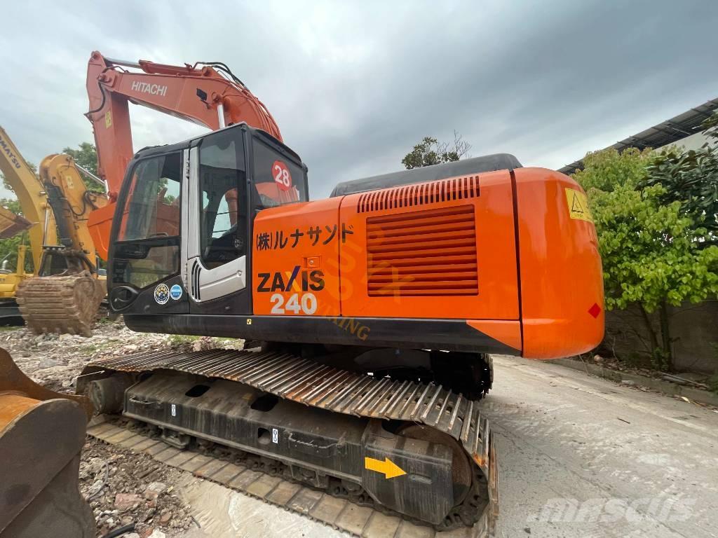 Hitachi ZX 240 Gravemaskiner på larvebånd